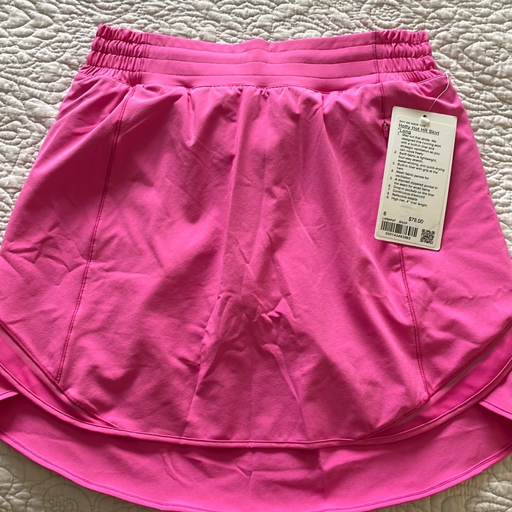 NWT Lululemon Hotty Hot HR Skirt. Size 6